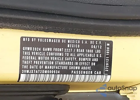 2013 Volkswagen Beetle 2.5L z USA, uszkodzony, nr VIN 3VWJX7AT2DM600634